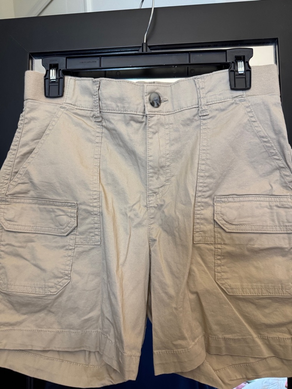 Lee Women's Khaki Cargo Shorts- size M